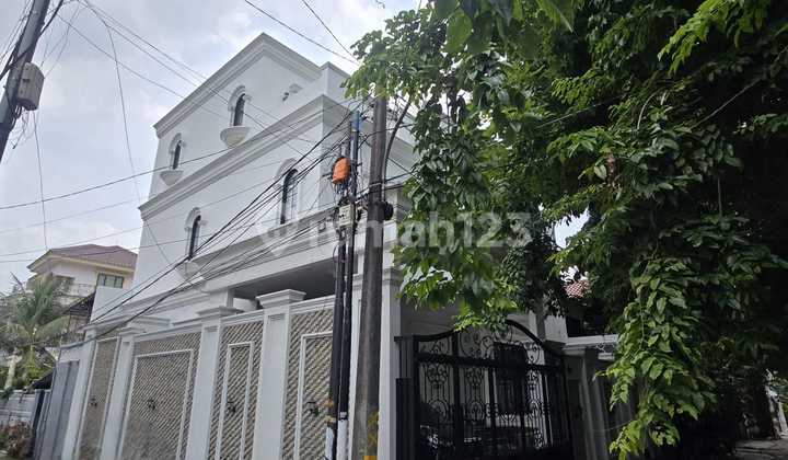 Rumah Lokasi Strategis di Sunter Jakarta Utara Rumah Lokasi Strategis di Sunter Jakarta Utara