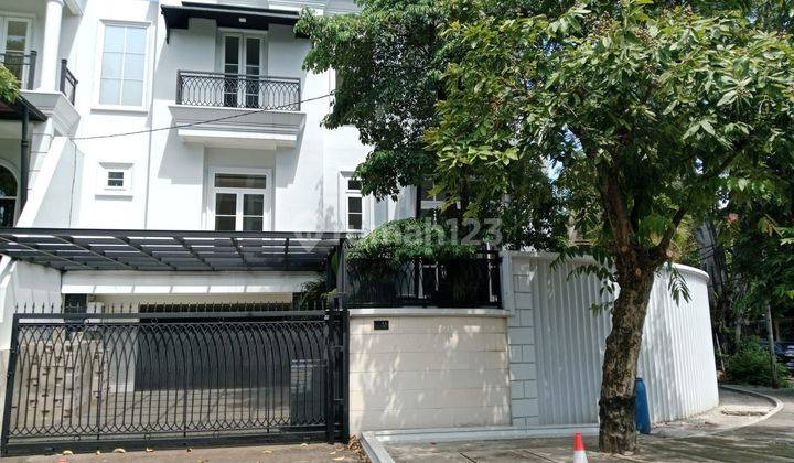 Jual Rumah Mewah Hoek di Brawijaya Jaksel 1