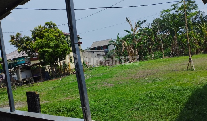 On Very Strategic Land. Flood-Free.