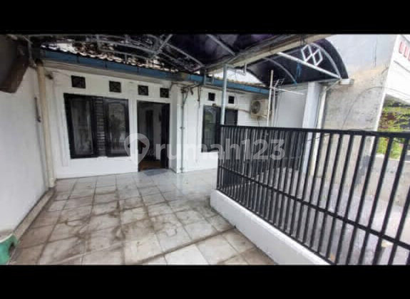 Nice Cheap Two-Story House in Lipo Karwaci Tangerang City 2