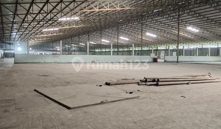 Warehouse For Rent Ready to Use Flood-Free Access to 40 Feet Container 5 Minutes to Exsitol Ciknde