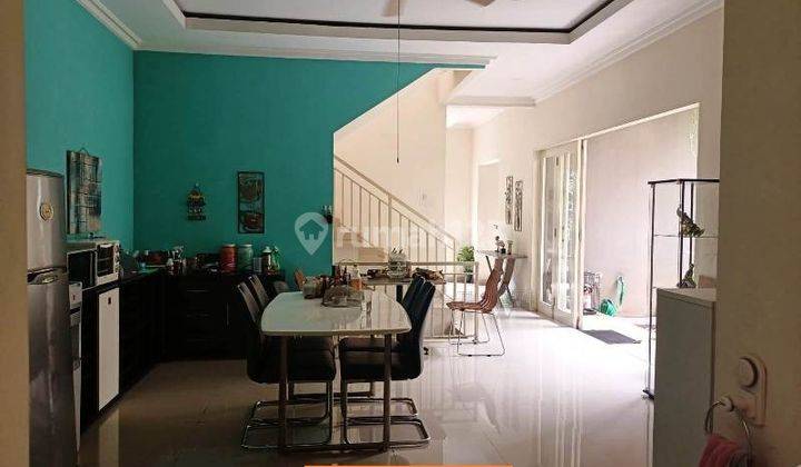 Rumah 2,5 Lantai Bagus Furnished Kondisi Rapi Fasilitas Lengkap  1