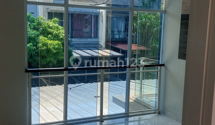 Rumah, 2 Lantai, HGB, Siap Huni 4+1 Kamar Tidur Fasilitas Lengkap