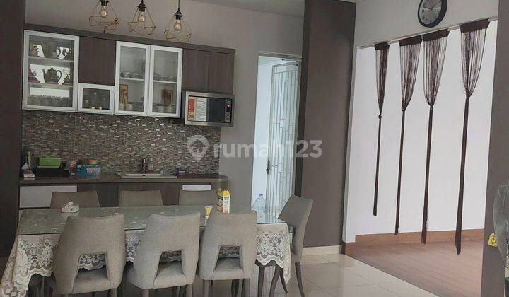 Rumah 2 Lantai 4+1 Kmr Tidur Furnish Lokasi Bulovard Depan Fasum  1