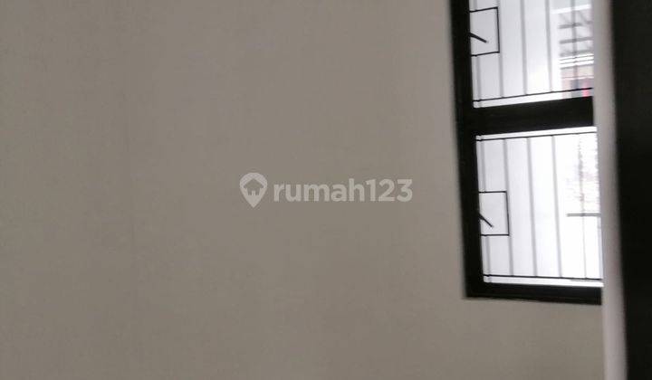 Rumah 2 Lantai Bagus Lingkungan Rapi Fasilitas Lengkap Nyaman  2