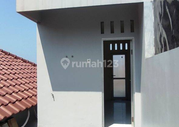 BU Rumah 2 lantai Full Renovad 4+1 kamar tidur Akses 200 m2 Toll  2