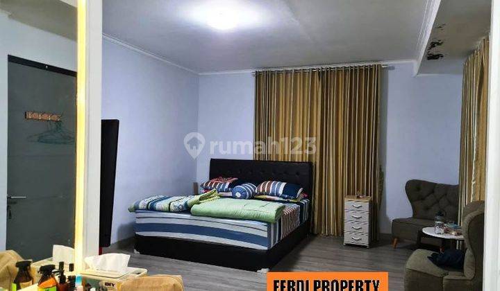 Rumah cozy 2 Lantai lokasi hook depan taman siap huni rapi  2