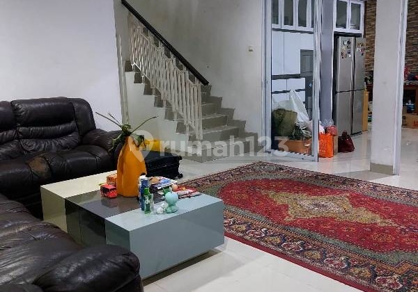Nice House BU SHM 4+1 bedrooms front of public facilities Cibubur Country 2