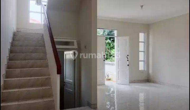 Bu Rumah 2 Lantai Bagus SHM 3 Kamar Tidur Akses 5 Pintu Toll  2