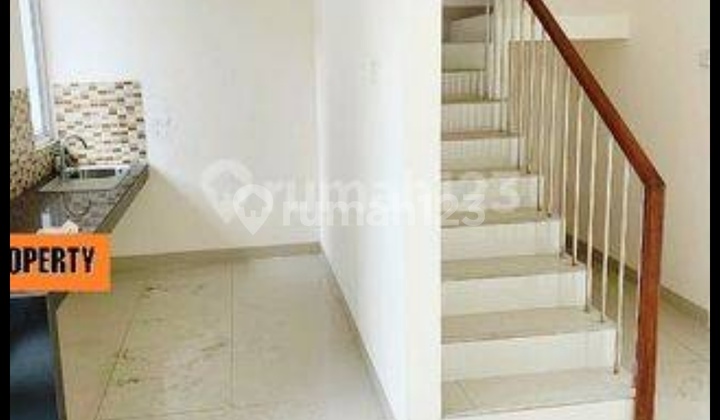 Rumah, 2 Lantai, HGB, Bebas Banjir 200 M2 Toll Jatikarya