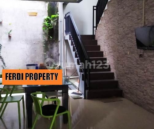 Rumah 2 Lantai Bagus Unfurnished SHM Lokasi Hook 4+1 Kamar Tidur 2