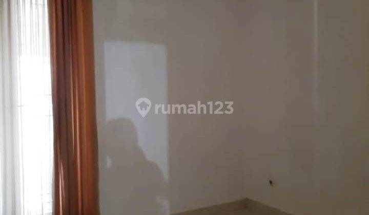 Rumah Kontrakan 2 Lantai Bagus Semi Furnished SHM View Danau  2