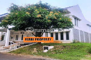 Rumah Tanah Luas Hoki Lokasi Bagus Hoek Fasilitas Lengkap Oke 2