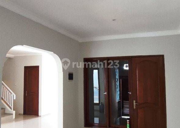 Rumah 2 Lantai Bagus Unfurnished HGB Akses 200 M2 Pintu Toll 1