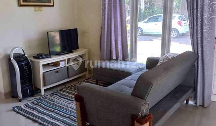 Rumah Unfurnished Lokasi Hook Bebas Banjir Tanah Luas 2