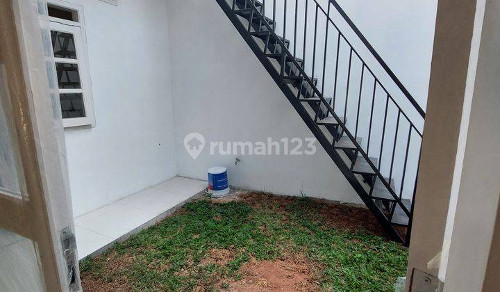 Rumah 2 Lantai Bagus Lokasi Second Bulovard 4+1 Kamar Tidur 2