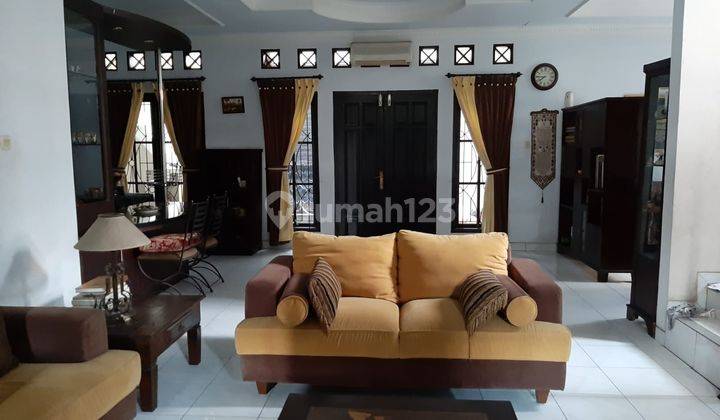 Bu Rumah 2 Lantai Bagus Semi Furnish SHM Akses 5 Pintu Toll  1