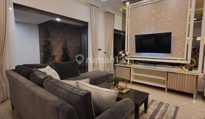 Rumah 3 Lantai Pakai Lift Bagus Full Furnished SHM Lokasi Hook 2