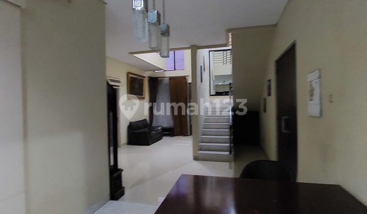 Rumah 2 Lantai Bagus Unfurnished Lokasi Hook Luas Tanah 350 M2 2