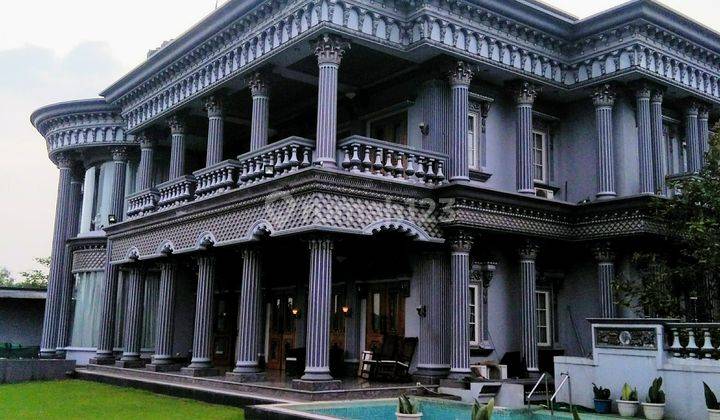 Rumah Sultan Luxury 3 Lantai Bagus SHM Kolam Renang Pribadi 1