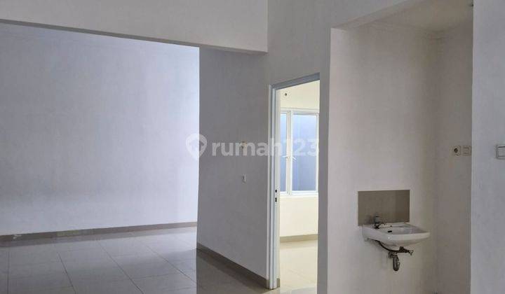 Rumah Sudah Renovasi Unfurnished SHM 1 Lantai Kawasan Premium 1