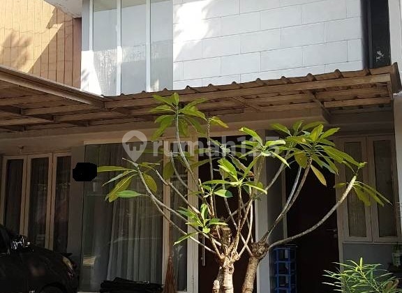 Bebas Banjir, Rumah 1,5 Lantai, SHM, Siap Huni Hadap Timur Bebas Banjir, Rumah 1,5 Lantai, SHM, Siap Huni Hadap Timur