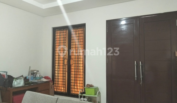 Rumah, 2 Lantai, SHM Lokasi Hook Luas Tanah 234 M2