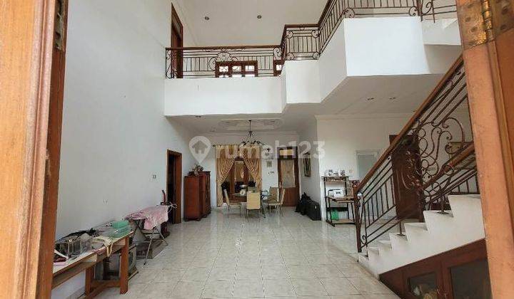 Rumah 2 Lantai Unfurnished SHM Lokasi Dekat Mall Akses 200 M2 Tol 1