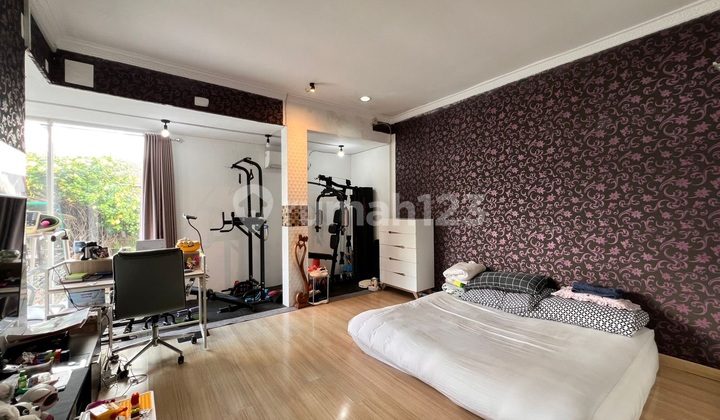 Flood-Free, House, 2 Floors, Second Boulevard Location, Ready to Occupy