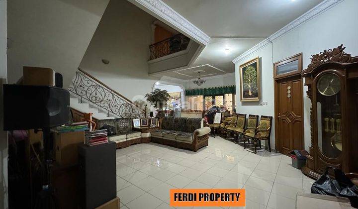 Rumah 2 Lantai Semi Furnished SHM di Pondok Bambu, Jakarta Timur 1