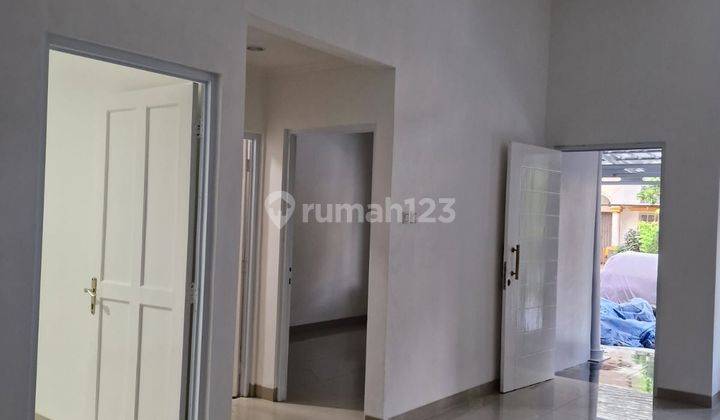 Rumah Sudah Renovasi Unfurnished SHM 1 Lantai Kawasan Premium 2