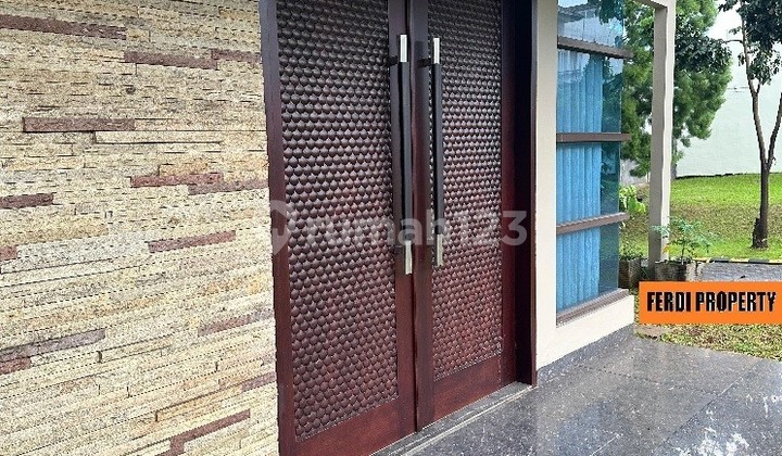 Bu Rumah Istimewa Bagus Furnished SHM Lokasi Hook Depan Taman