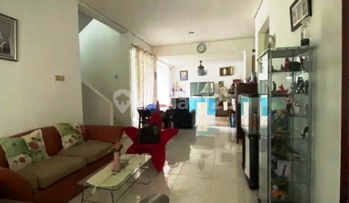 Bu Rumah Unfurnished SHM Depan Taman 4+1 Kamartidur Dekat Masjid 2