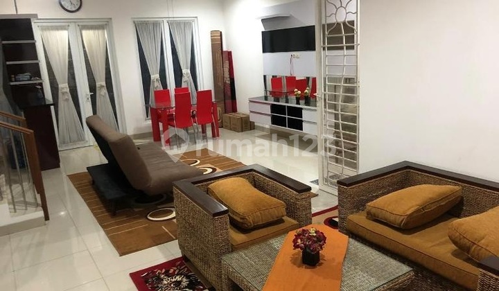 Rumah 2 Lantai Bagus Unfurnished SHM Akses 200 M2 Pintu Toll