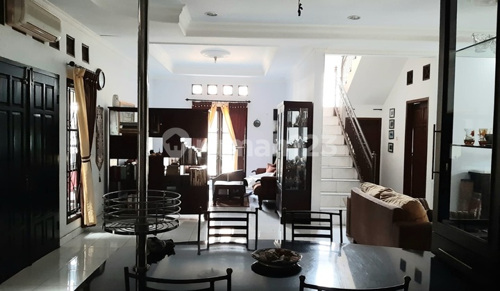 Bu Rumah Bagus Semi Furnished SHM 4+1 Kamar Tidur Kawasan Elit 2