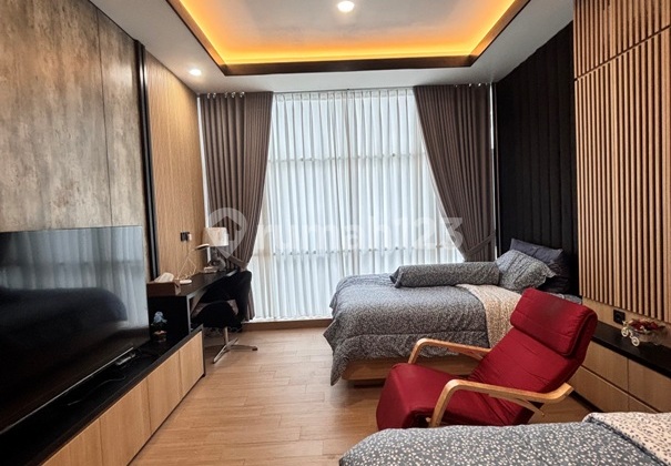 Good Shop House with SHM, 3 Floors, Furnished, Facing Alternative Road in Cibubur Good Shop House with SHM, 3 Floors, Furnished, Facing Alternative Road in Cibubur
