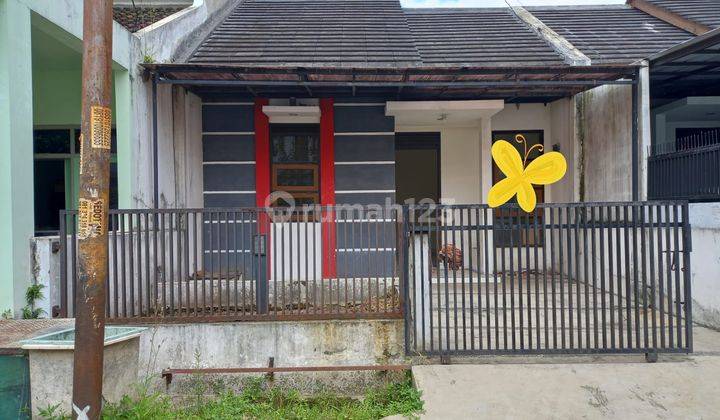 Rumah Bagus di Jalan Manjahlega Dekat Margahayu Raya, Bandung 1