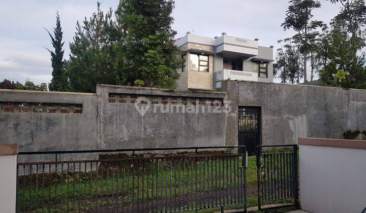 Rumah Bagus Unfurnished SHM di Jl.manoko, Bandung 2