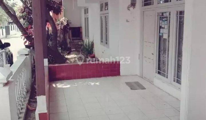 Rumah Bagus Unfurnished SHM di Jalan Pluto - Margahayu Raya, Bandung 1