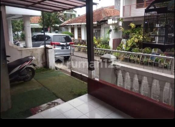 Rumah di Komplek Margahayu Raya Jl.Pluto 2 Lantai SHM Selatan Rumah di Komplek Margahayu Raya Jl.Pluto 2 Lantai SHM Selatan