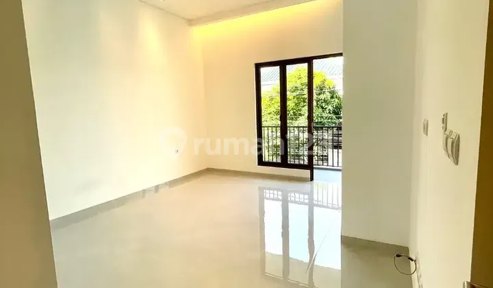 Disewakan Rumah Mewah Dan Bagus Di Mampang (PD013788) 2
