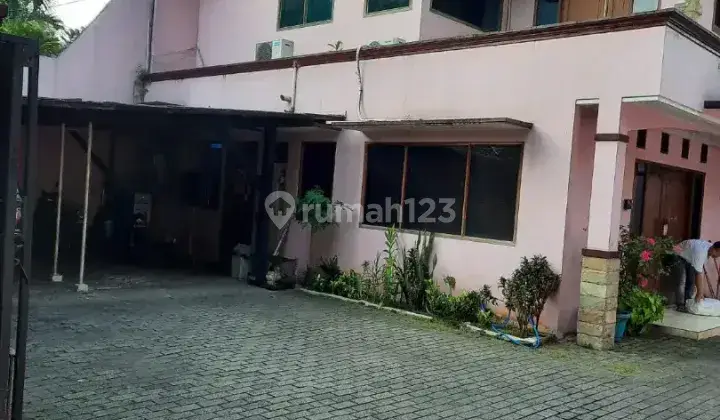 Disewakan Rumah Besar Di Daerah Pancoran (PD013390) 1