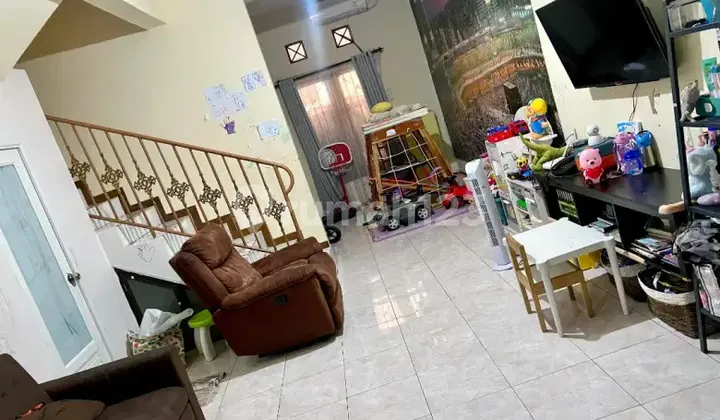 Disewakan Rumah Bagus di Kebayoran Baru (Pd013999)