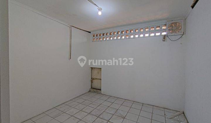 Ruko 3,5 Lantai di Jalan Utama  2