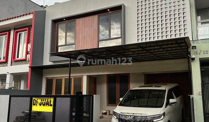 Rumah 2 Lantai Baru Renovasi Di Kebon Jeruk  1