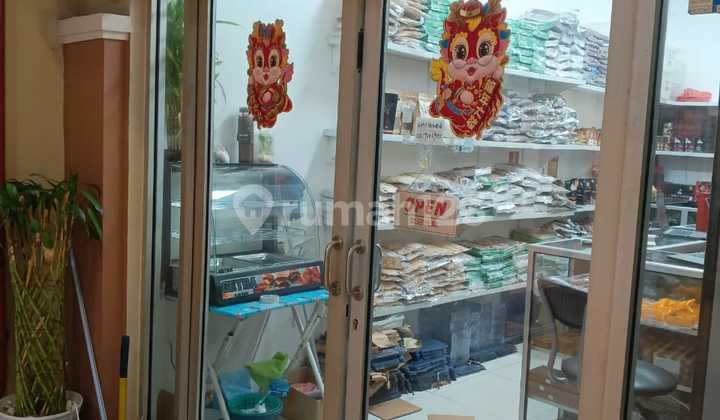 Kios Di Apertemen Mediterania Gajah Mada  2