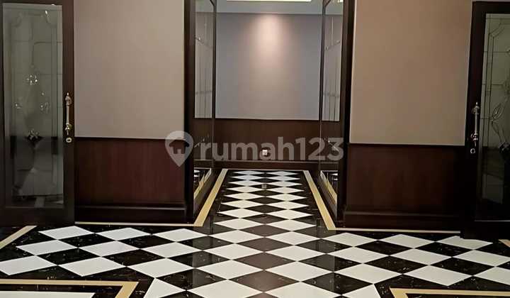 Office Space 284 Sqm District 8