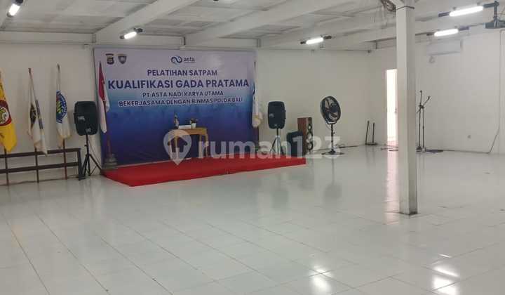 Warehouse and Office in Denpasar with Extensive Parking on the Side of the Main Road Warehouse and Office in Denpasar with Extensive Parking on the Side of the Main Road