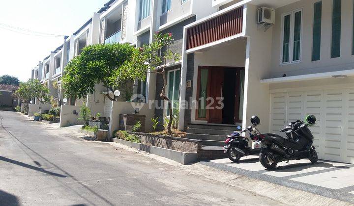 Rumah 2 Lantai Furnished di Cokroaminoto, Denpasar 1