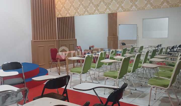 Warehouse and Office in Denpasar with Extensive Parking on the Side of the Main Road Warehouse and Office in Denpasar with Extensive Parking on the Side of the Main Road